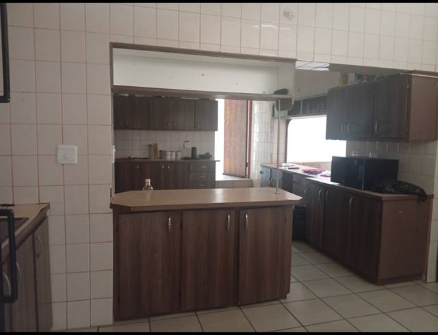 4 BEDROOM HOUSE FOR SALE IN LEVYVALE